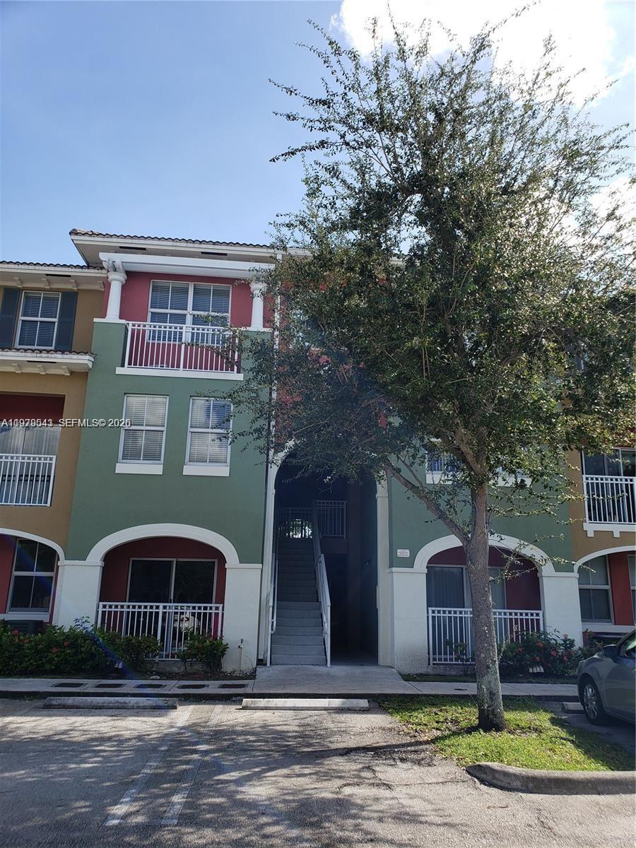 Promenade Shores At Doral