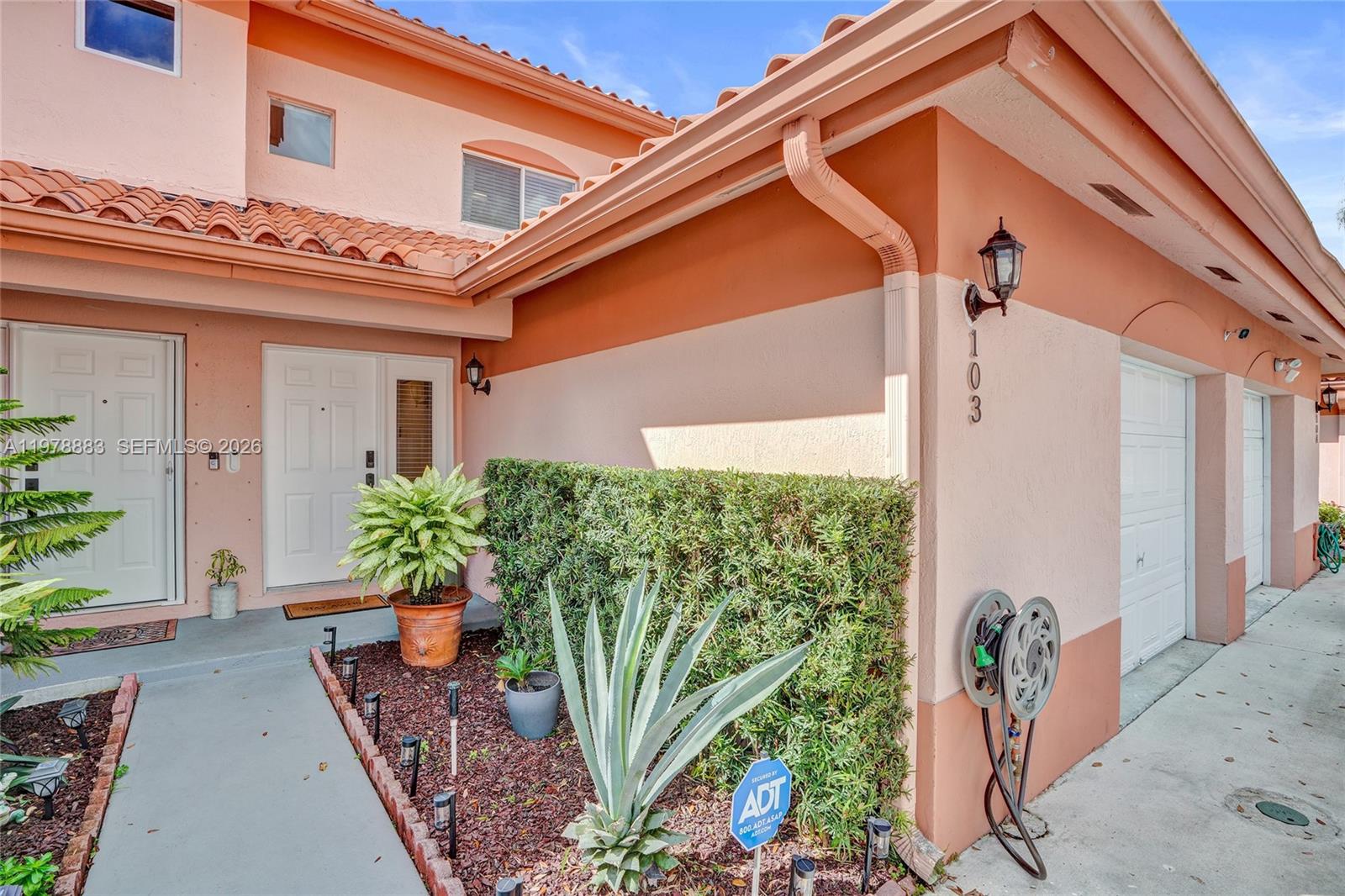 Laguna Pointe At Calif CL