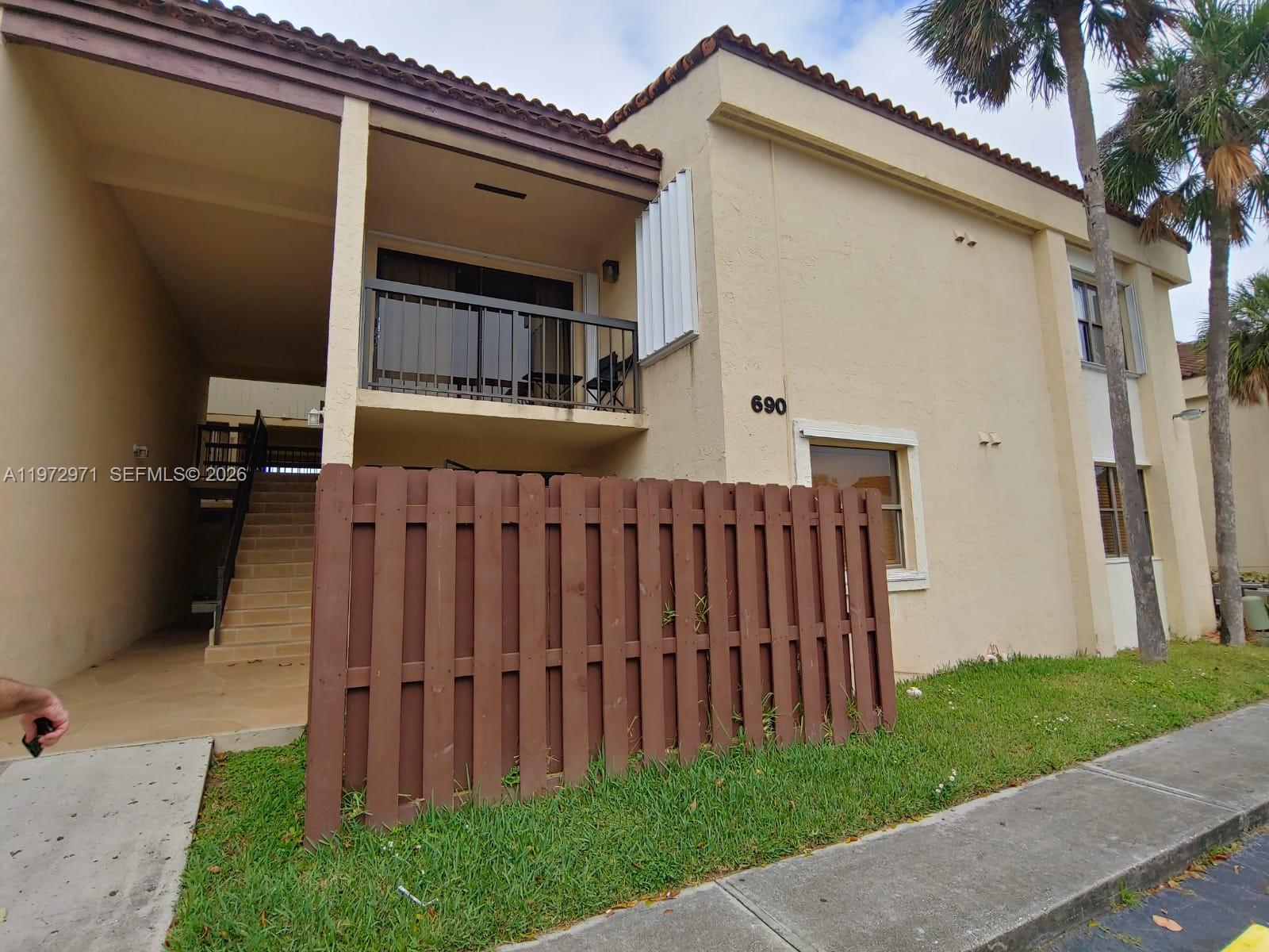 West Gardens Village Cond