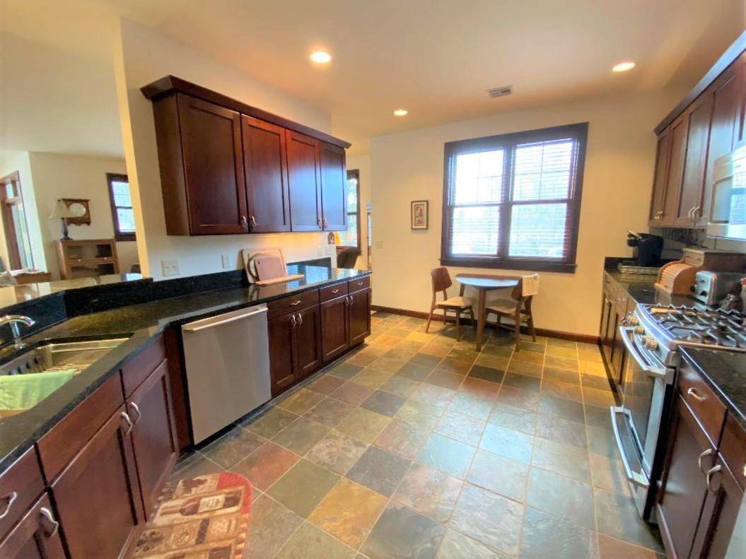 Boom Lake Property 1507 Eagle St Photo 6