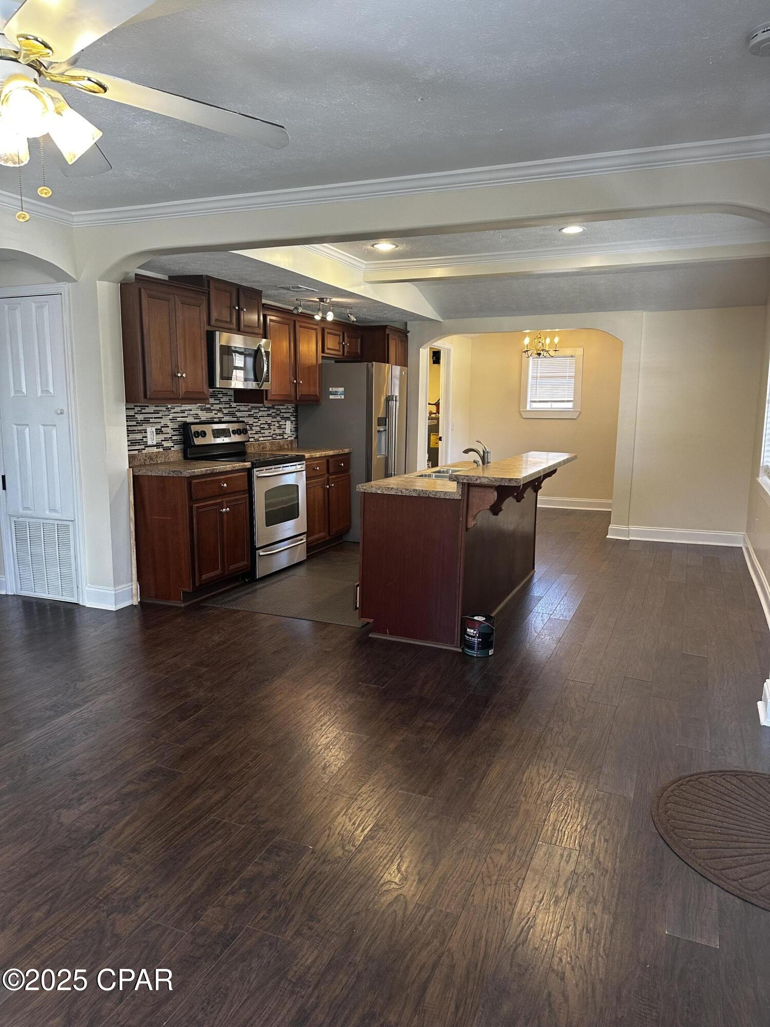 Image 3 For 1105 Hickory Avenue