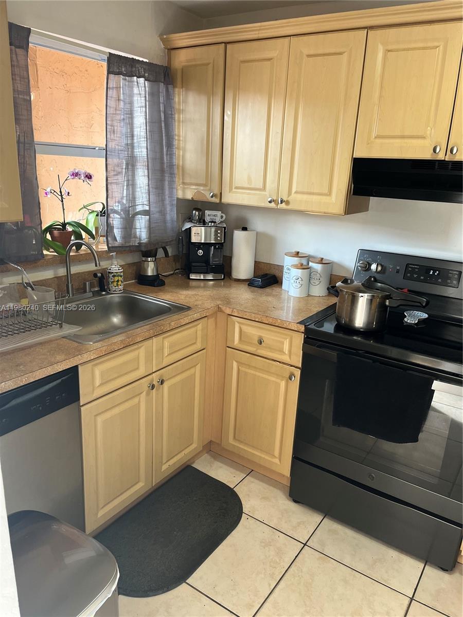 Mango Hill Condo No 2