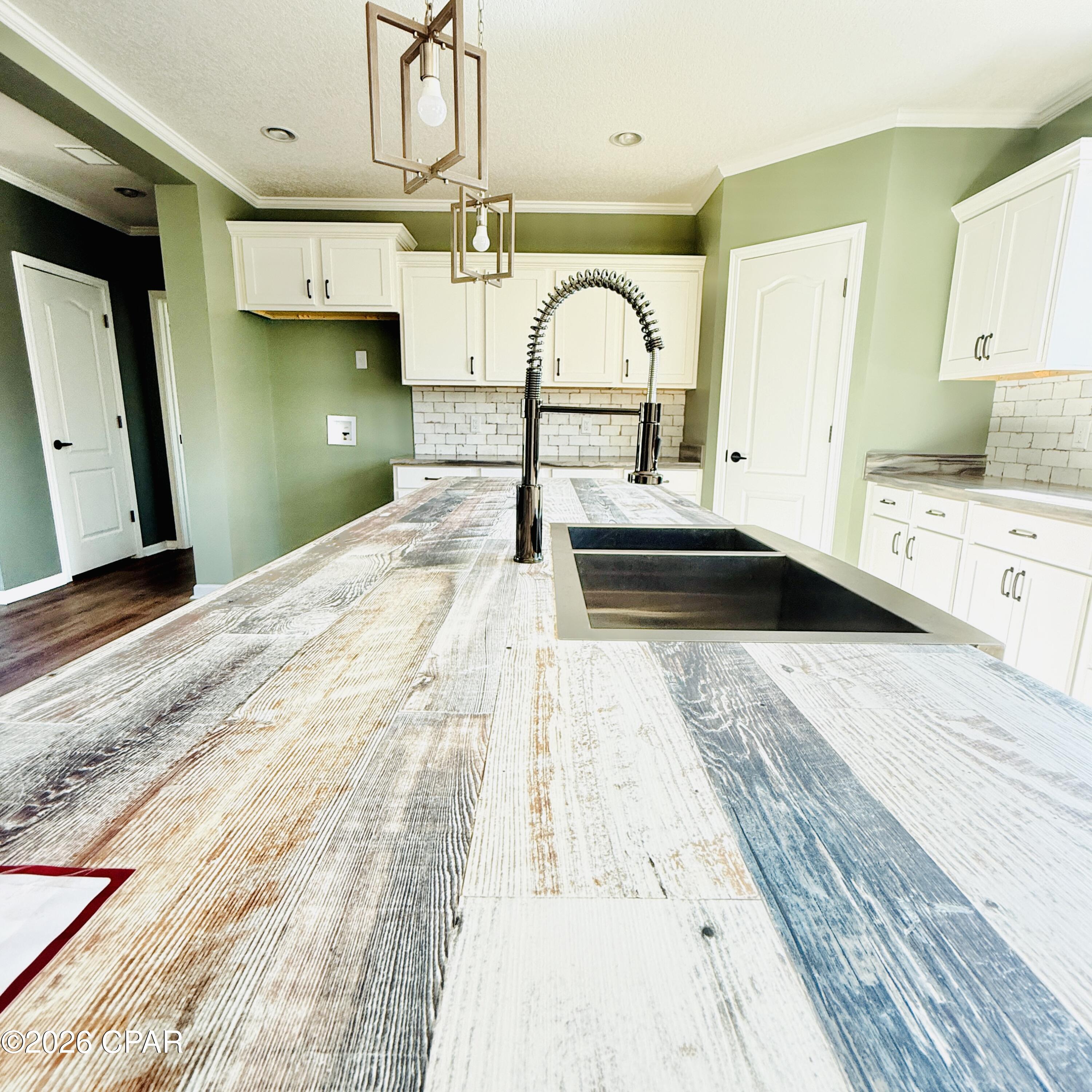 Image 17 For 9121 Crook Hollow Road