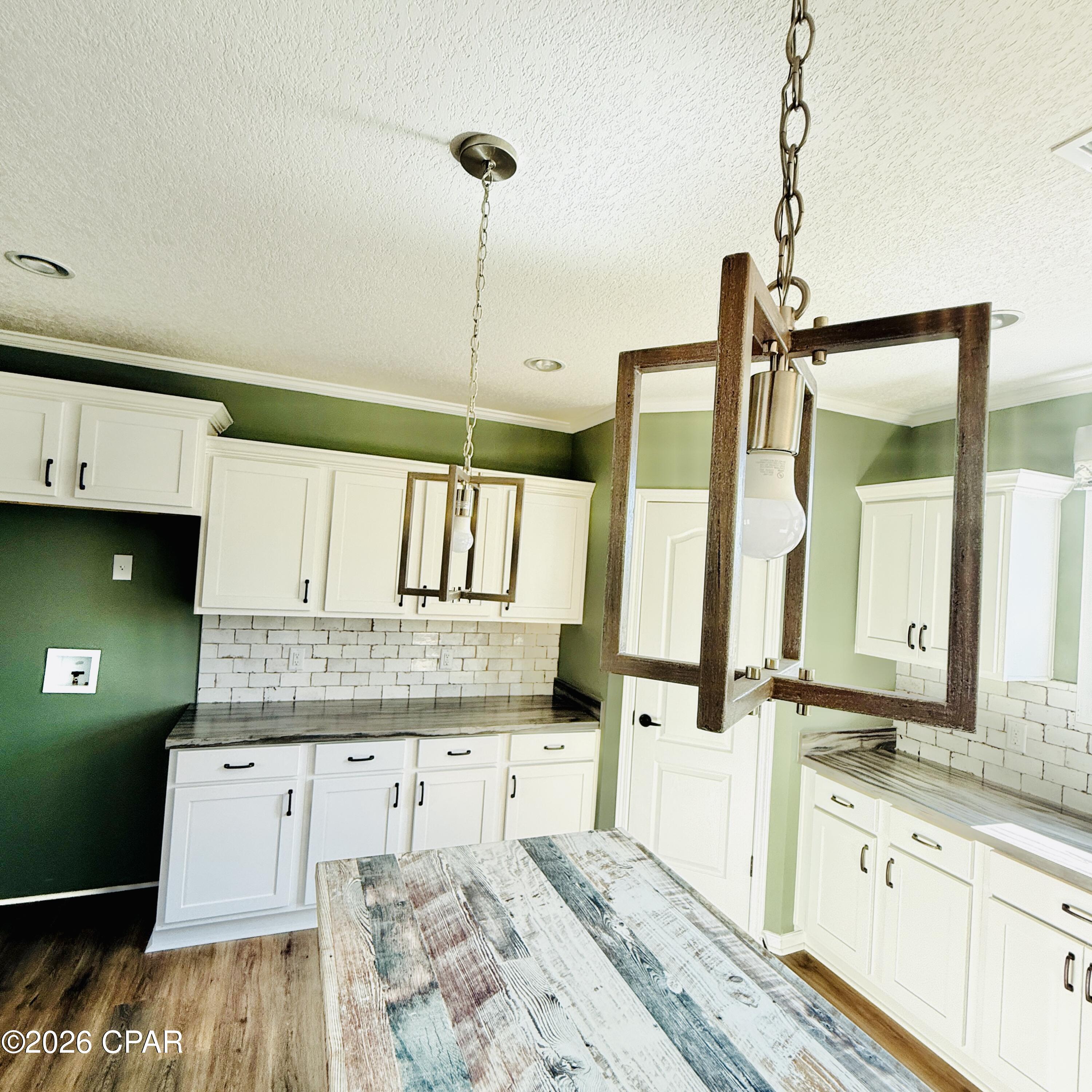 Image 18 For 9121 Crook Hollow Road