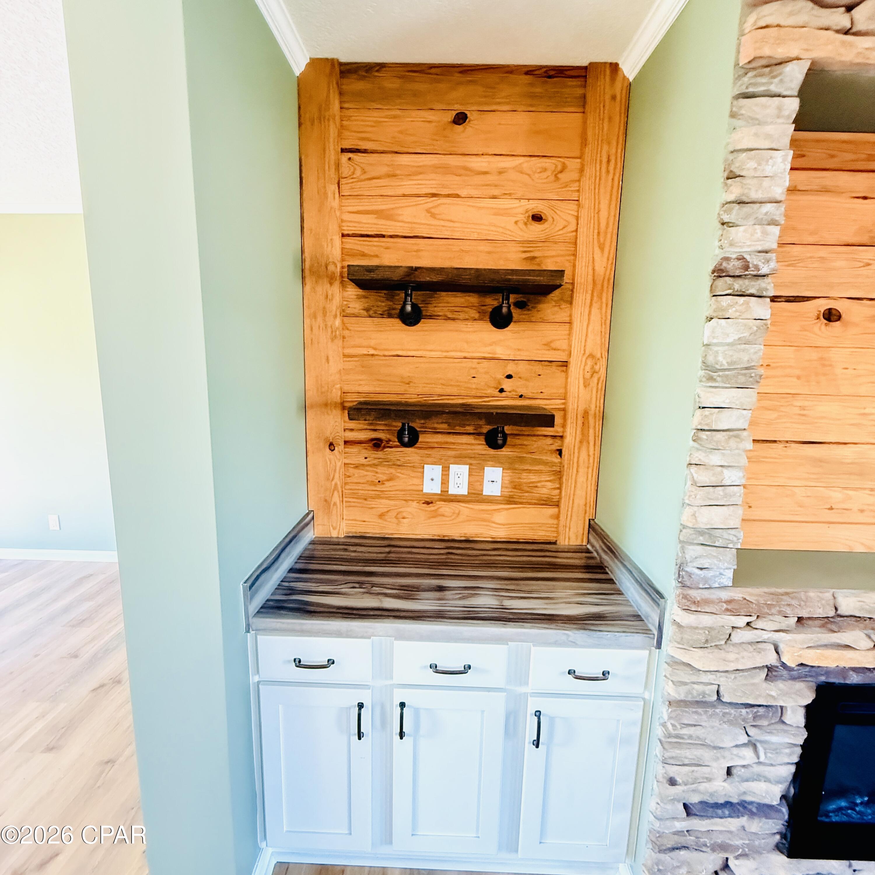 Image 5 For 9121 Crook Hollow Road