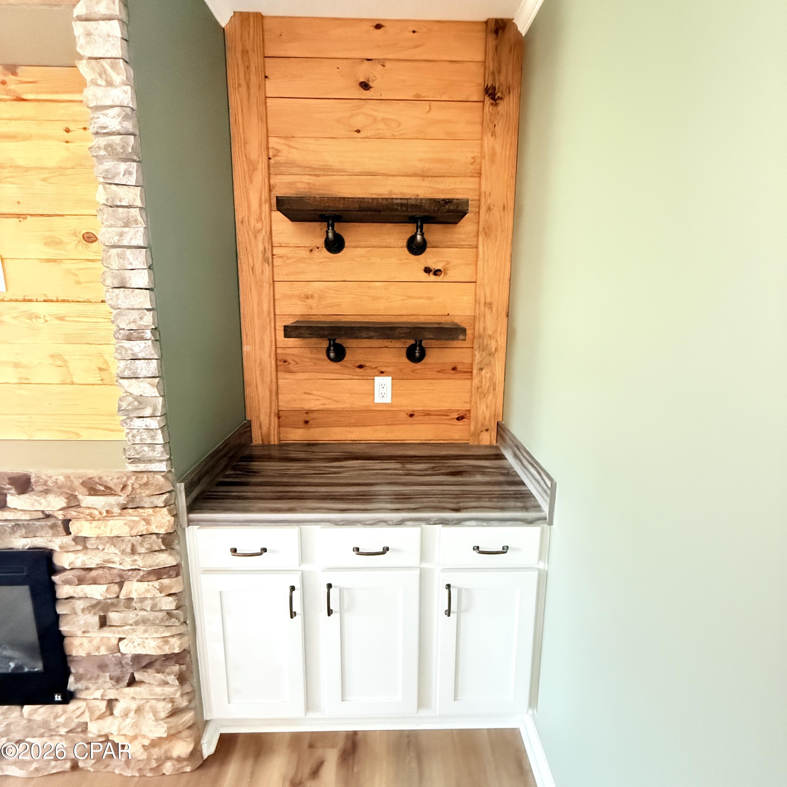 Image 7 For 9121 Crook Hollow Road