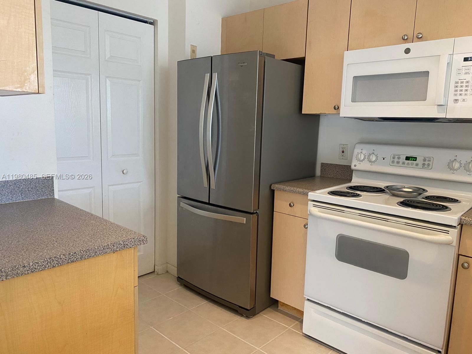 El-Ad Nob Hill Condo