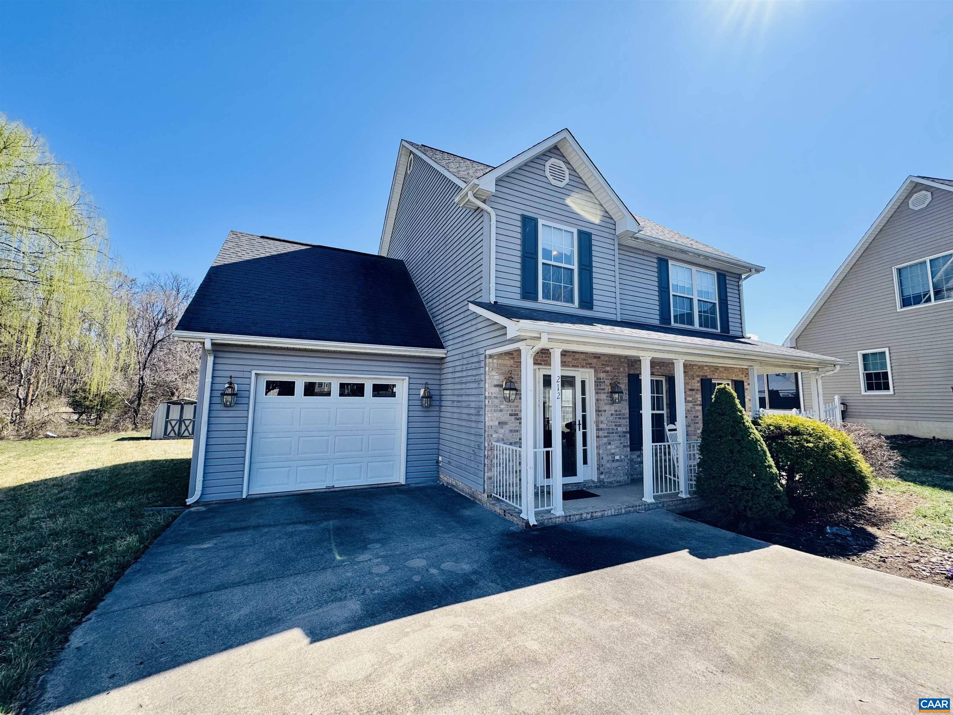 212 KINGSPORT RD, Waynesboro, VA 22980