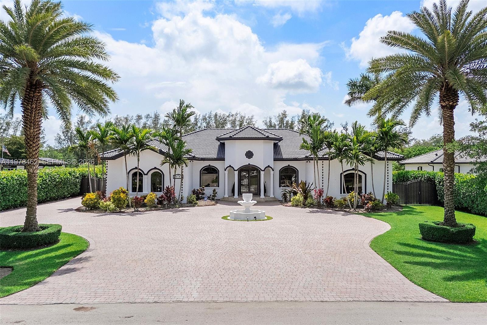 Valencia Groves Estates