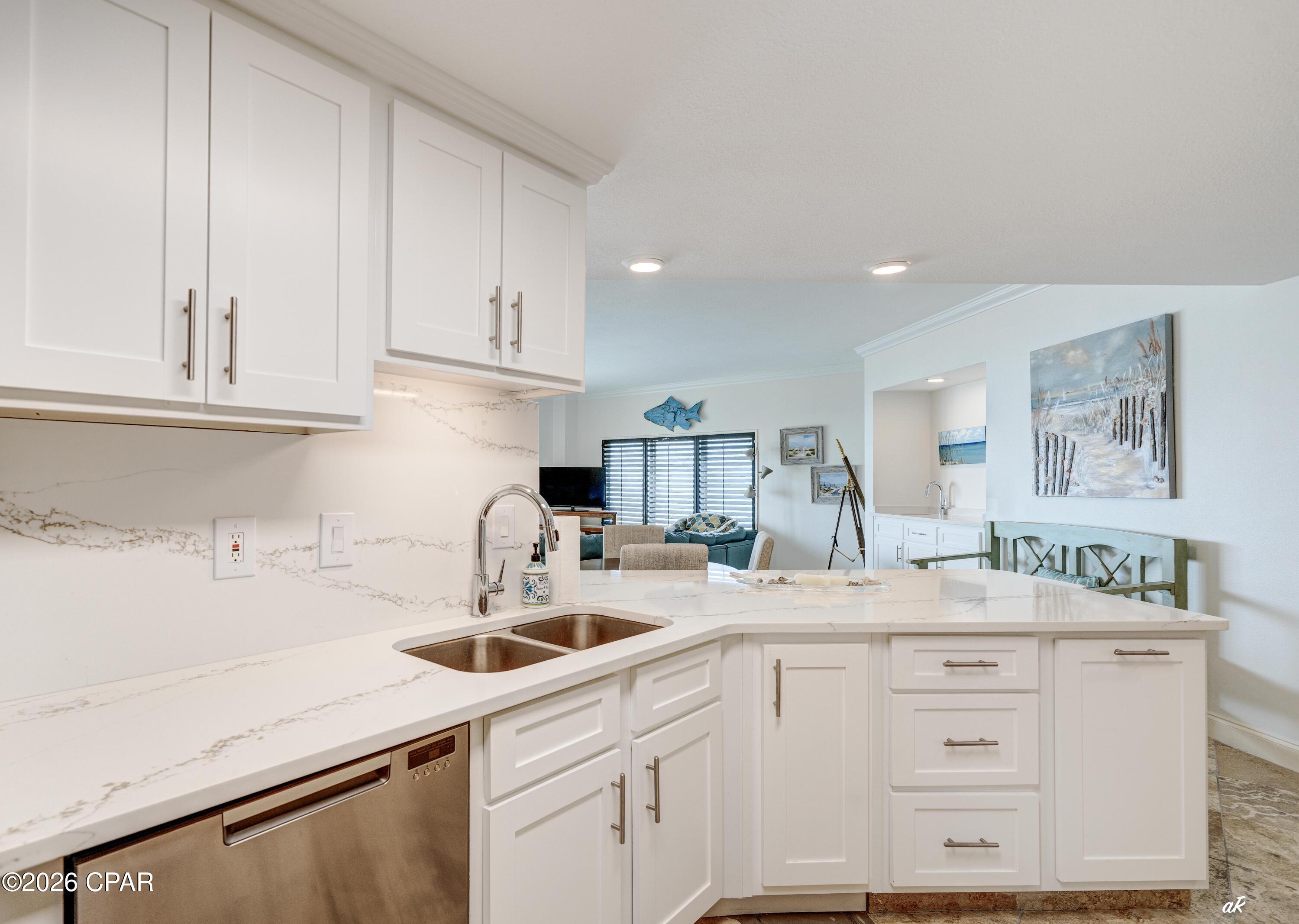 Image 20 For 4421 Thomas Drive 202