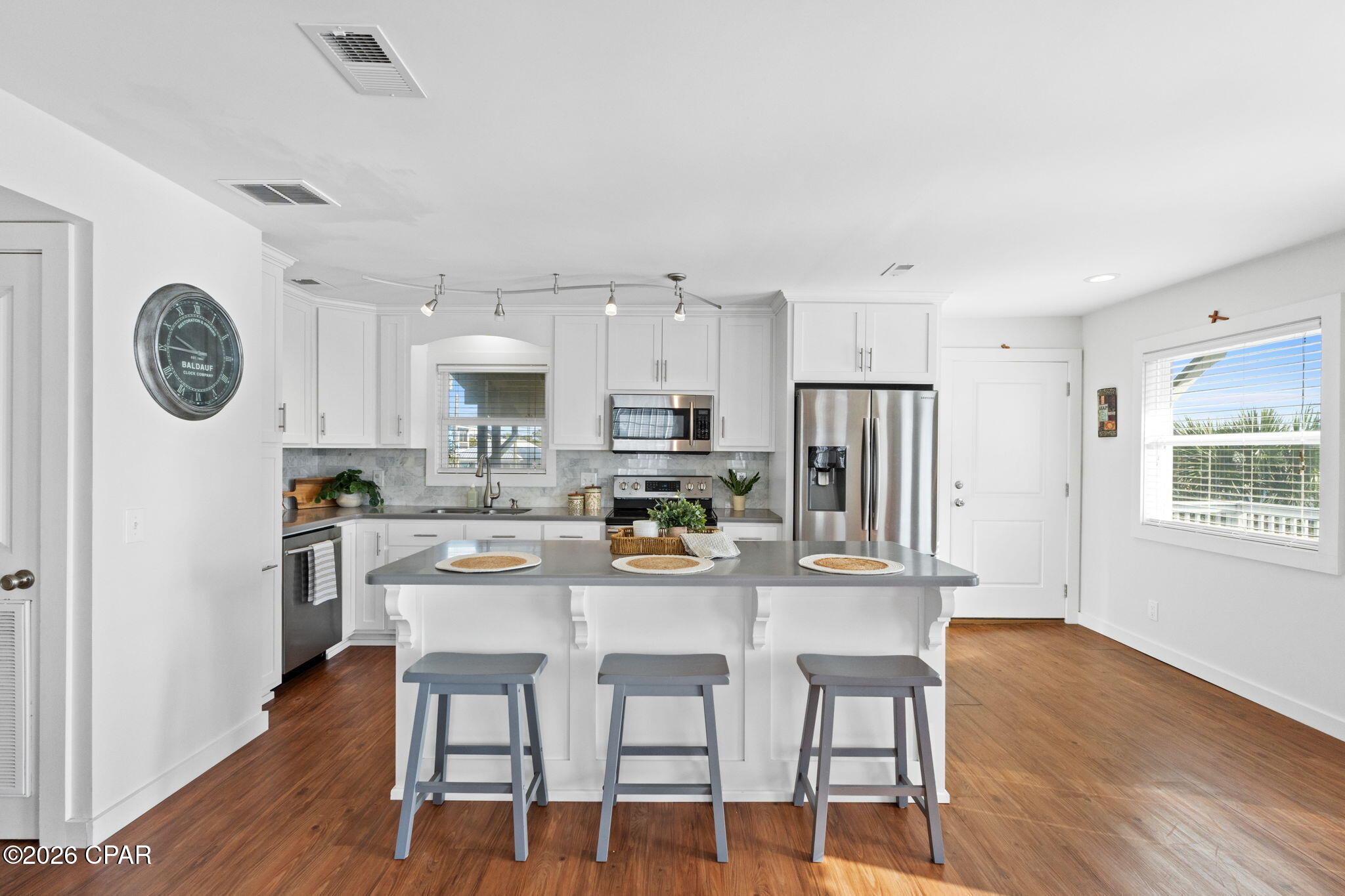 Image 14 For 6120 Beach Drive