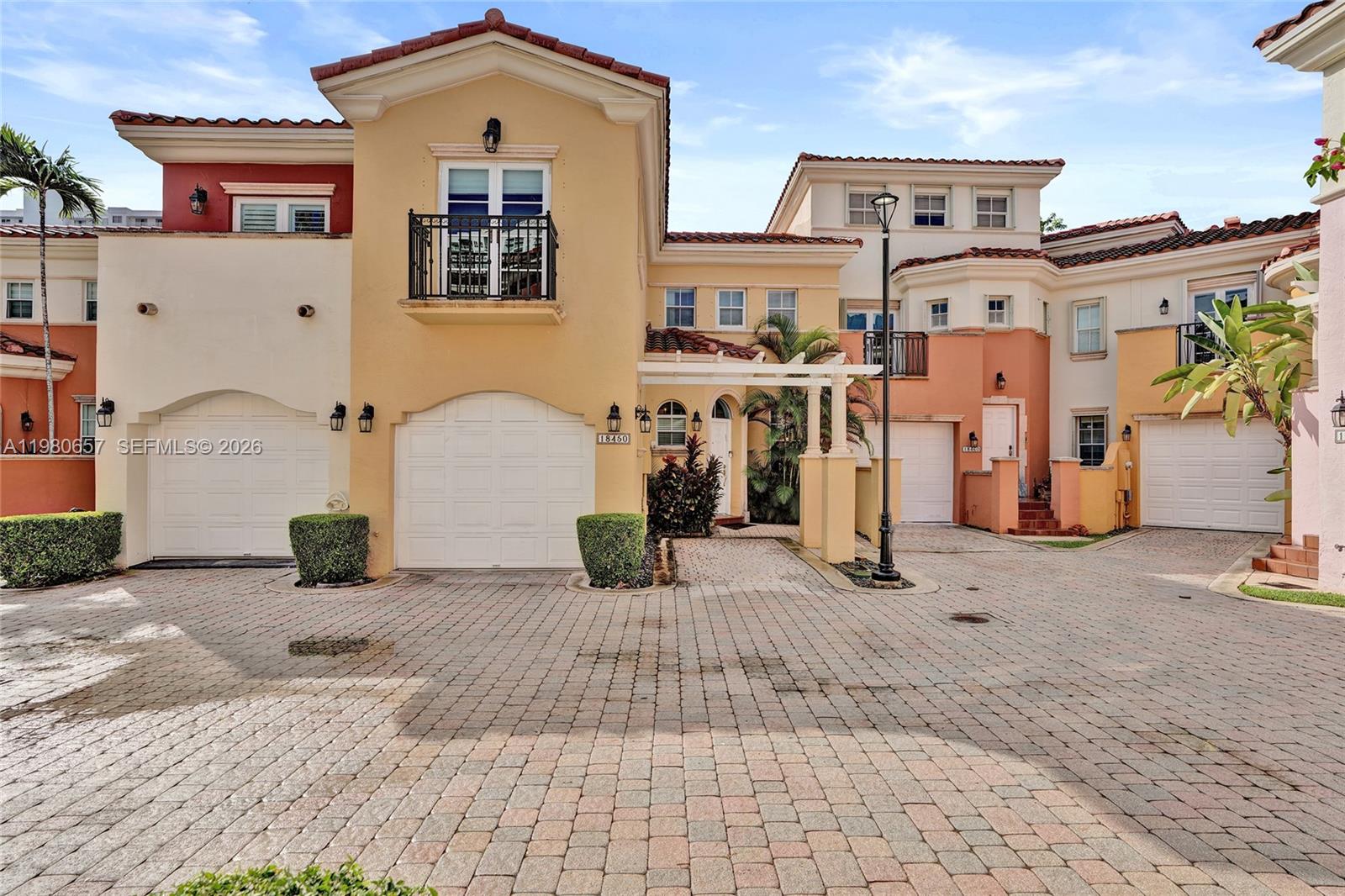 Aventura Bay Townhomes Co