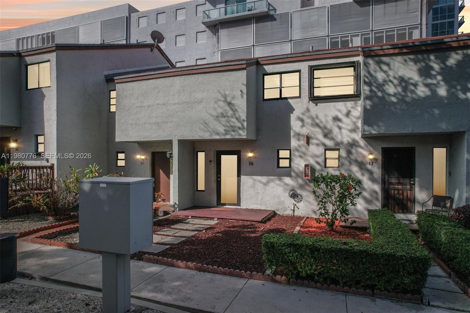 River Club Townhouse Cond