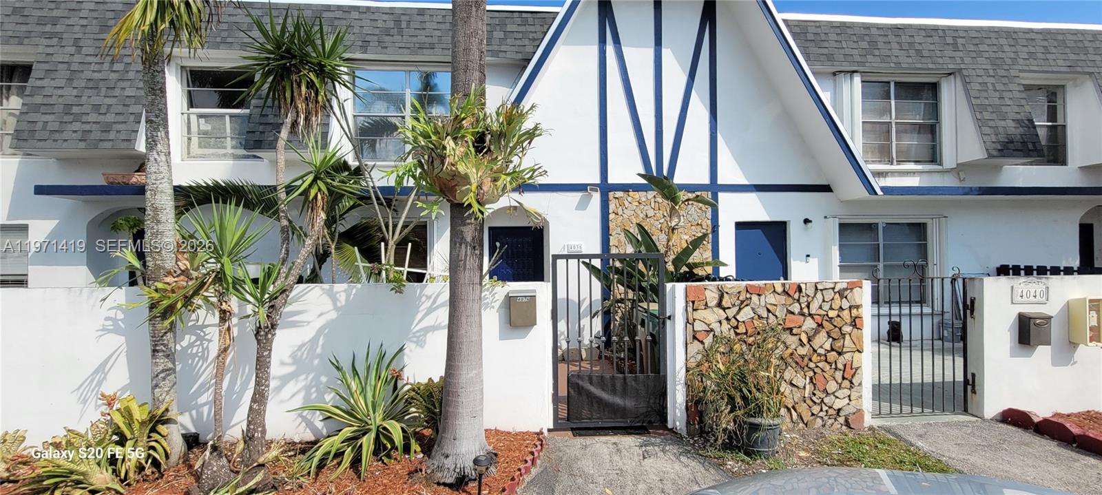 Nova Townhouses Condomini