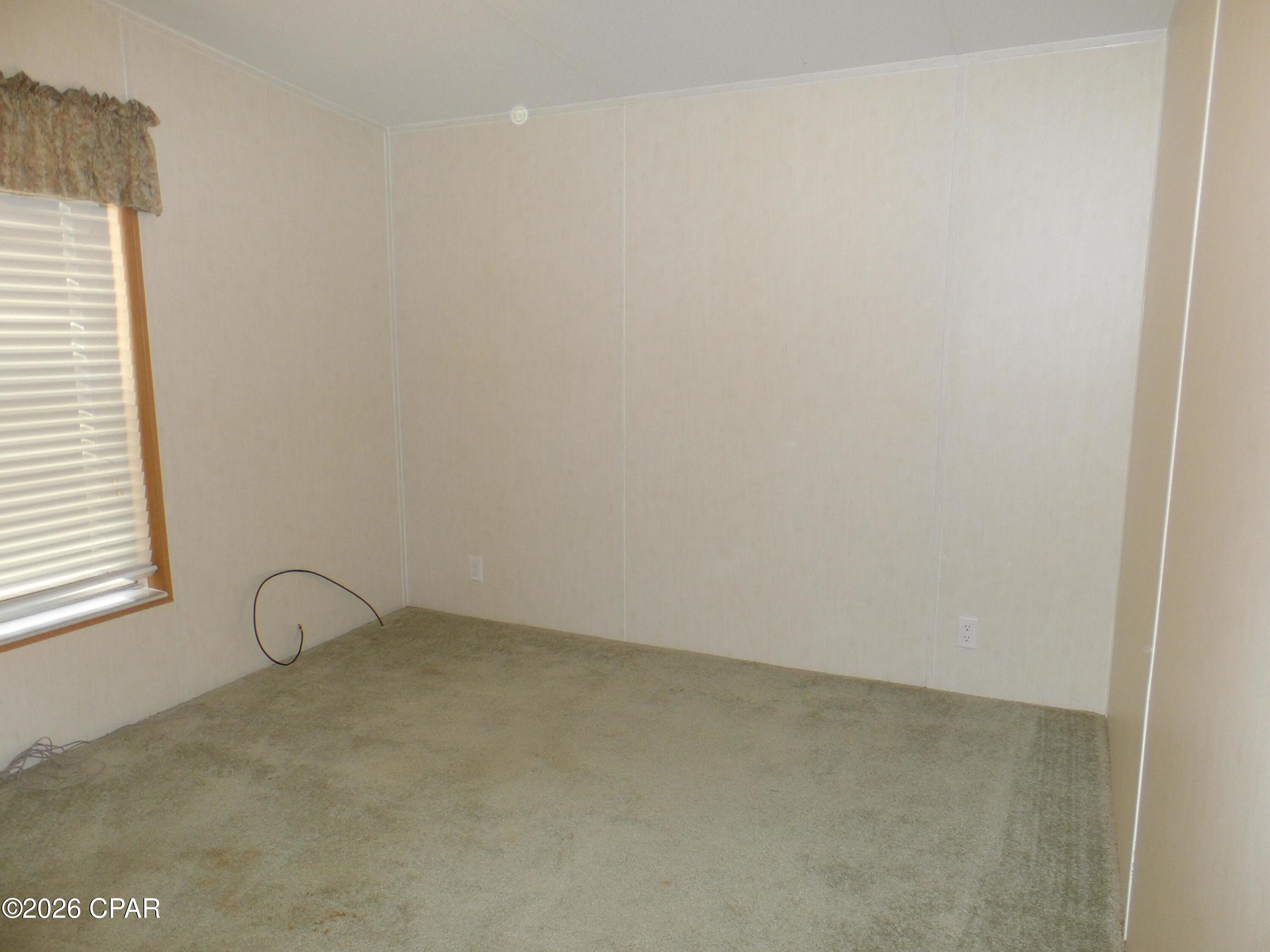 Listing photo id 12 for 500 Deer Creek Road