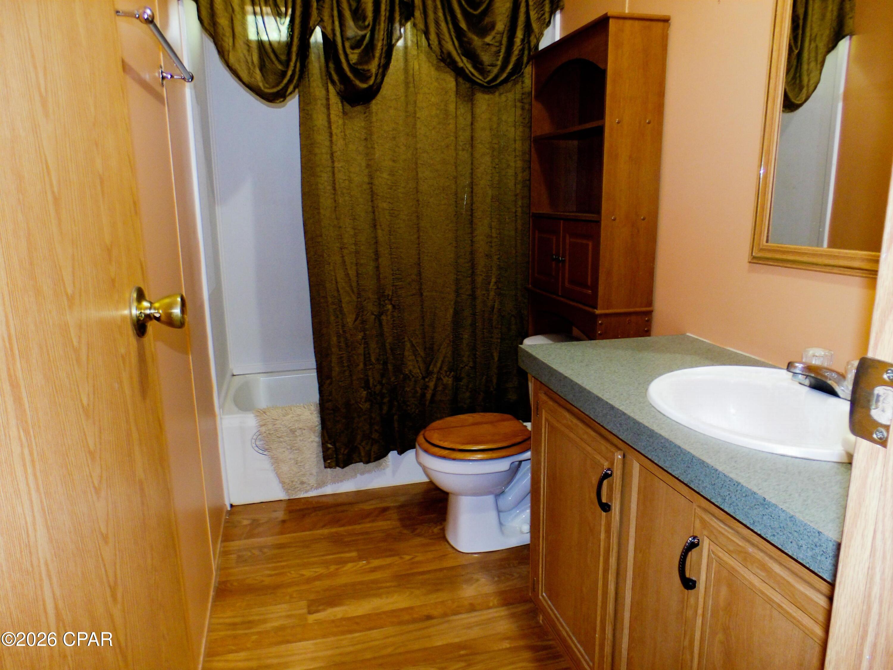 Listing photo id 13 for 500 Deer Creek Road