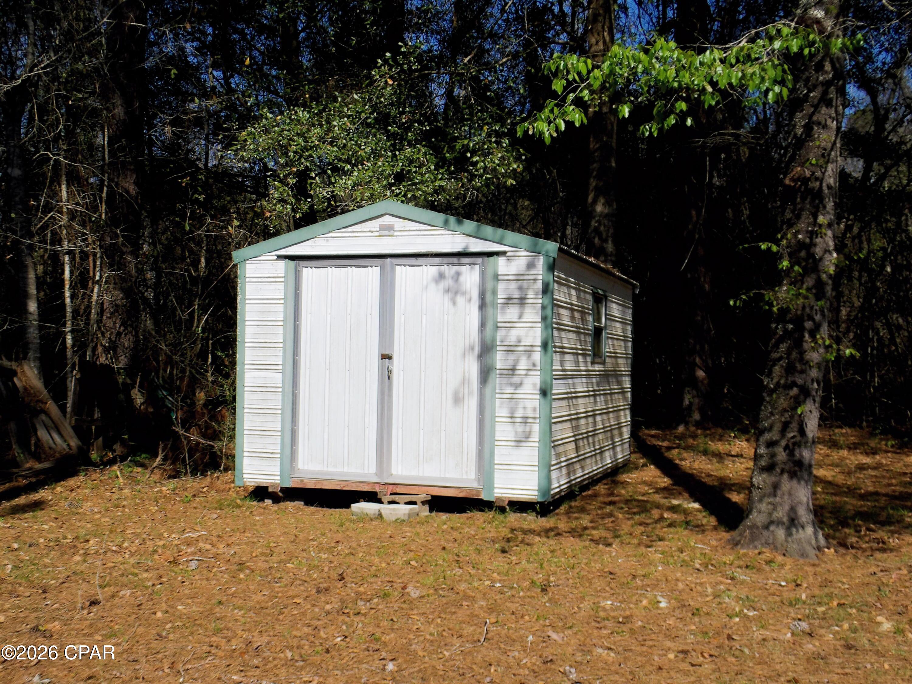 Listing photo id 15 for 500 Deer Creek Road