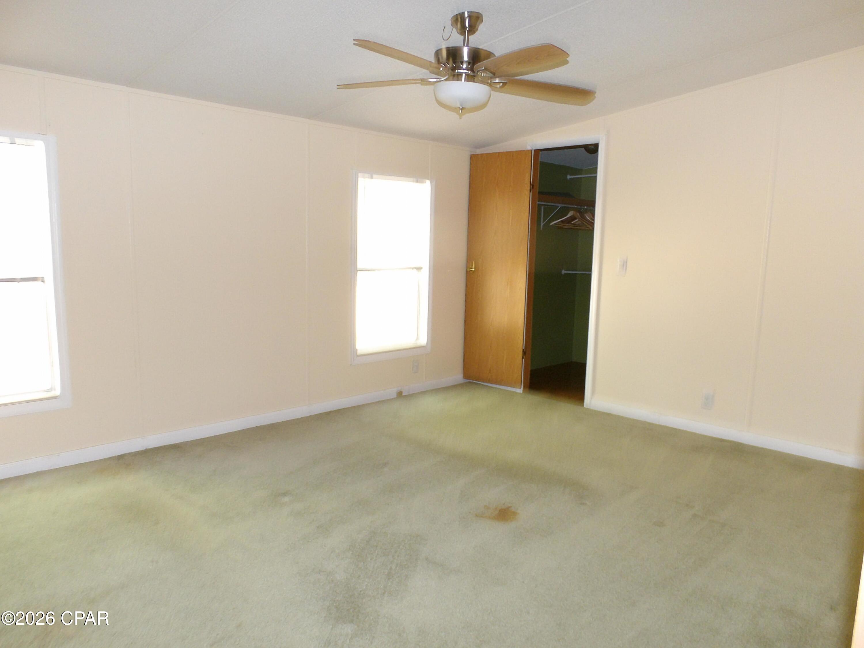 Listing photo id 7 for 500 Deer Creek Road