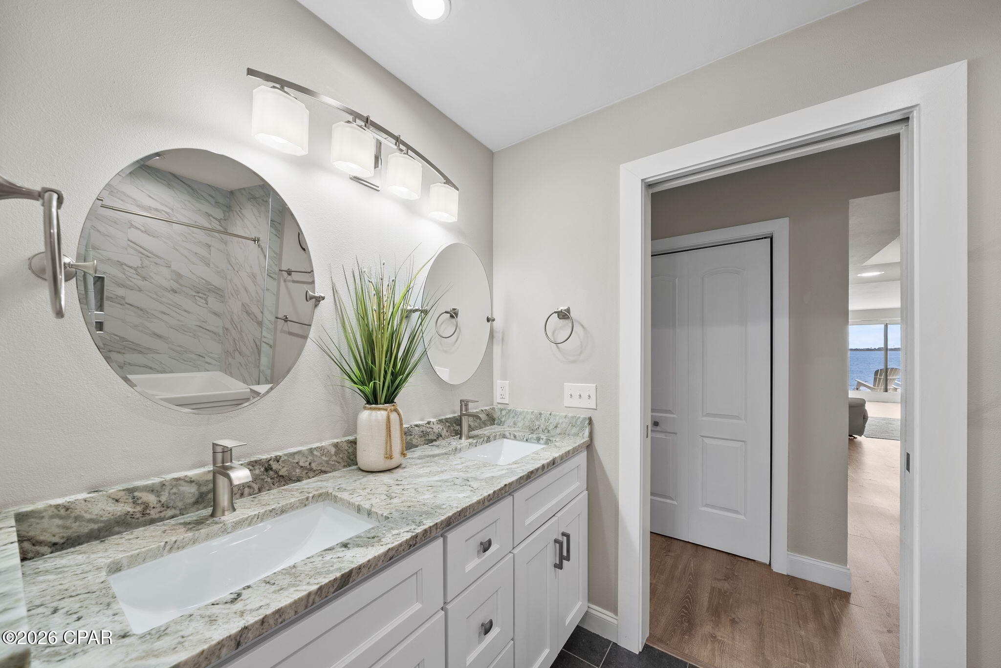 Image 21 For 425 Bay Shore Drive 11