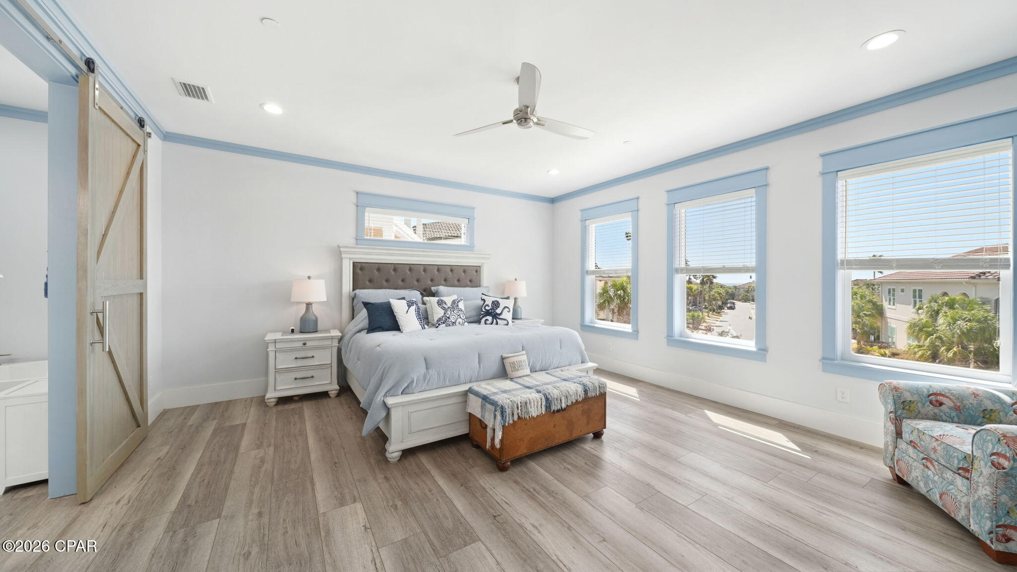 Image 21 For 241 La Valencia Circle