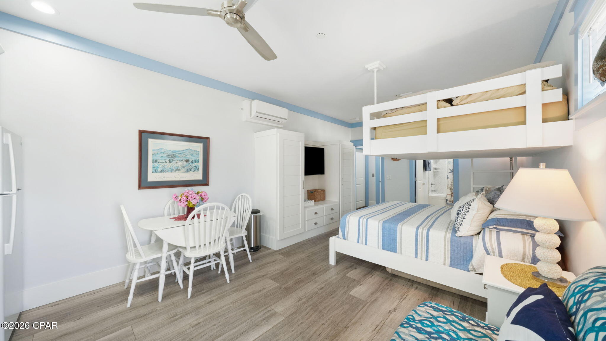 Image 32 For 241 La Valencia Circle