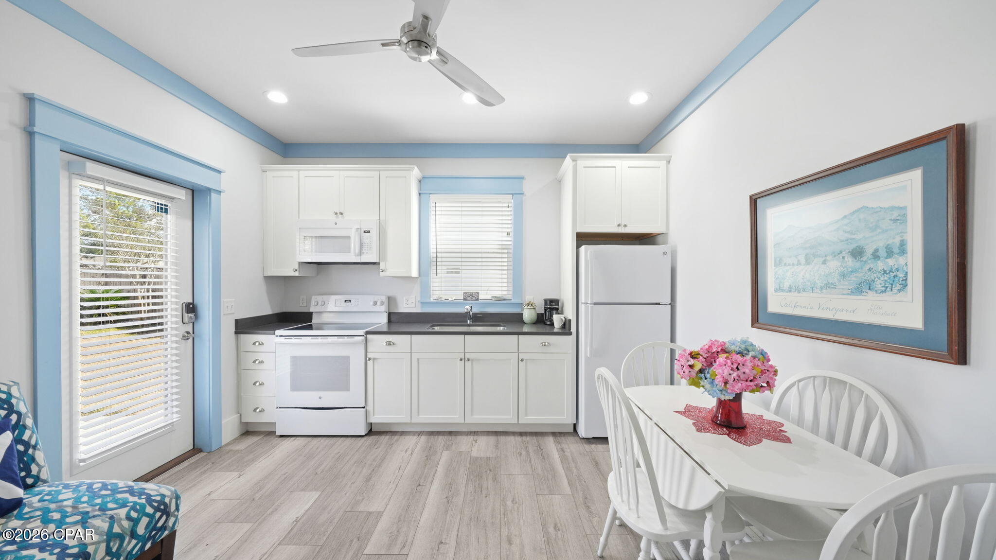 Image 33 For 241 La Valencia Circle