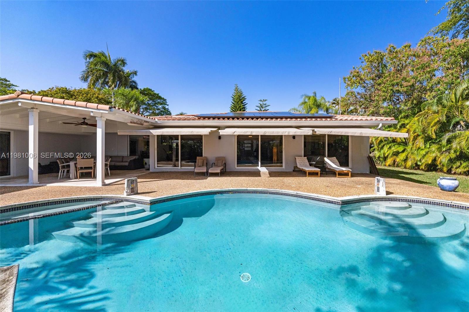 Hollywood Lakes Section