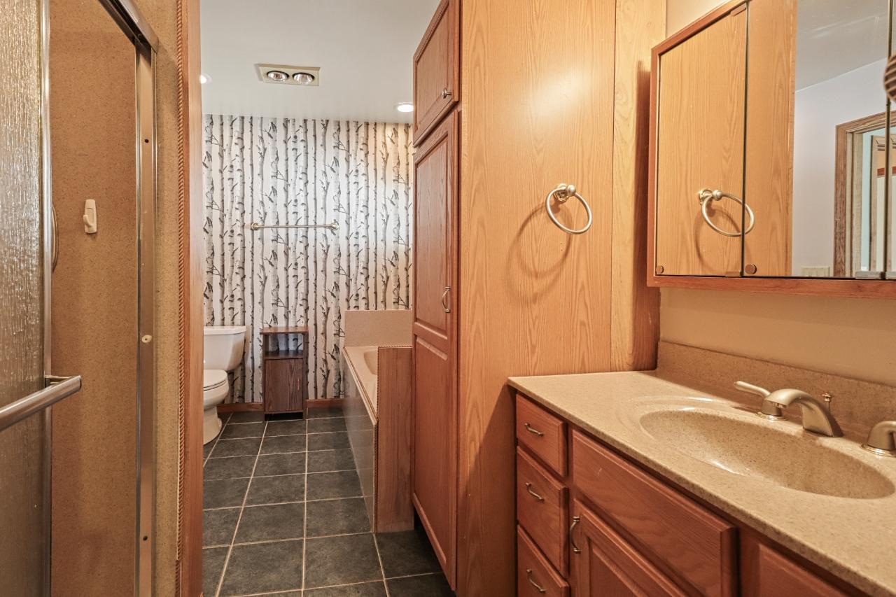 North Twin Lake Property 2390 Hwy 17 Photo 12