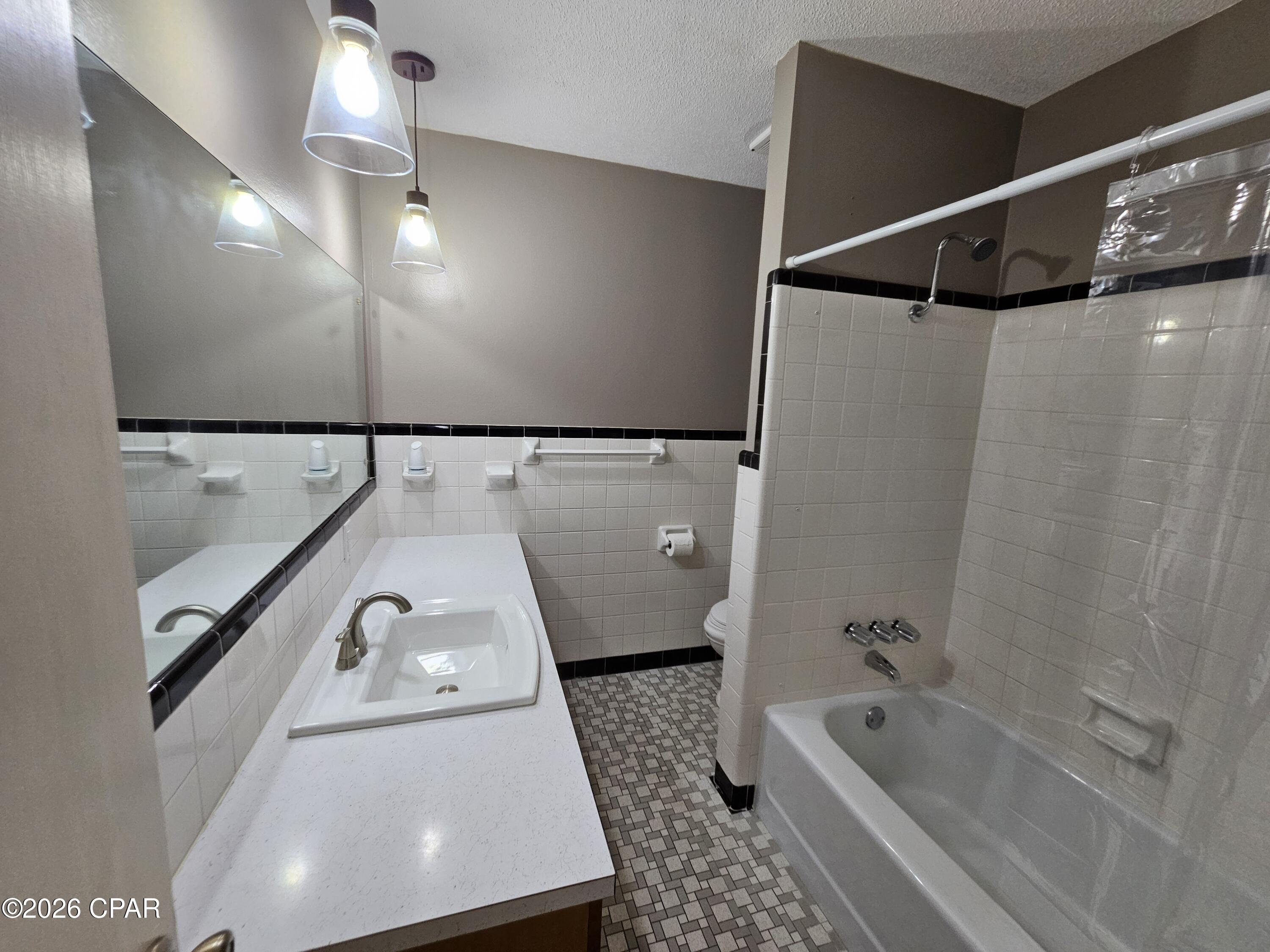 Image 22 For 1719 Montana Avenue