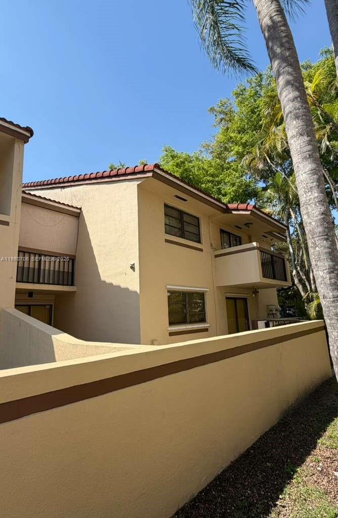 Kendall Lks East Patio Co