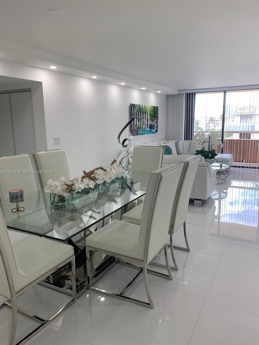 Abbott Gardens Condo