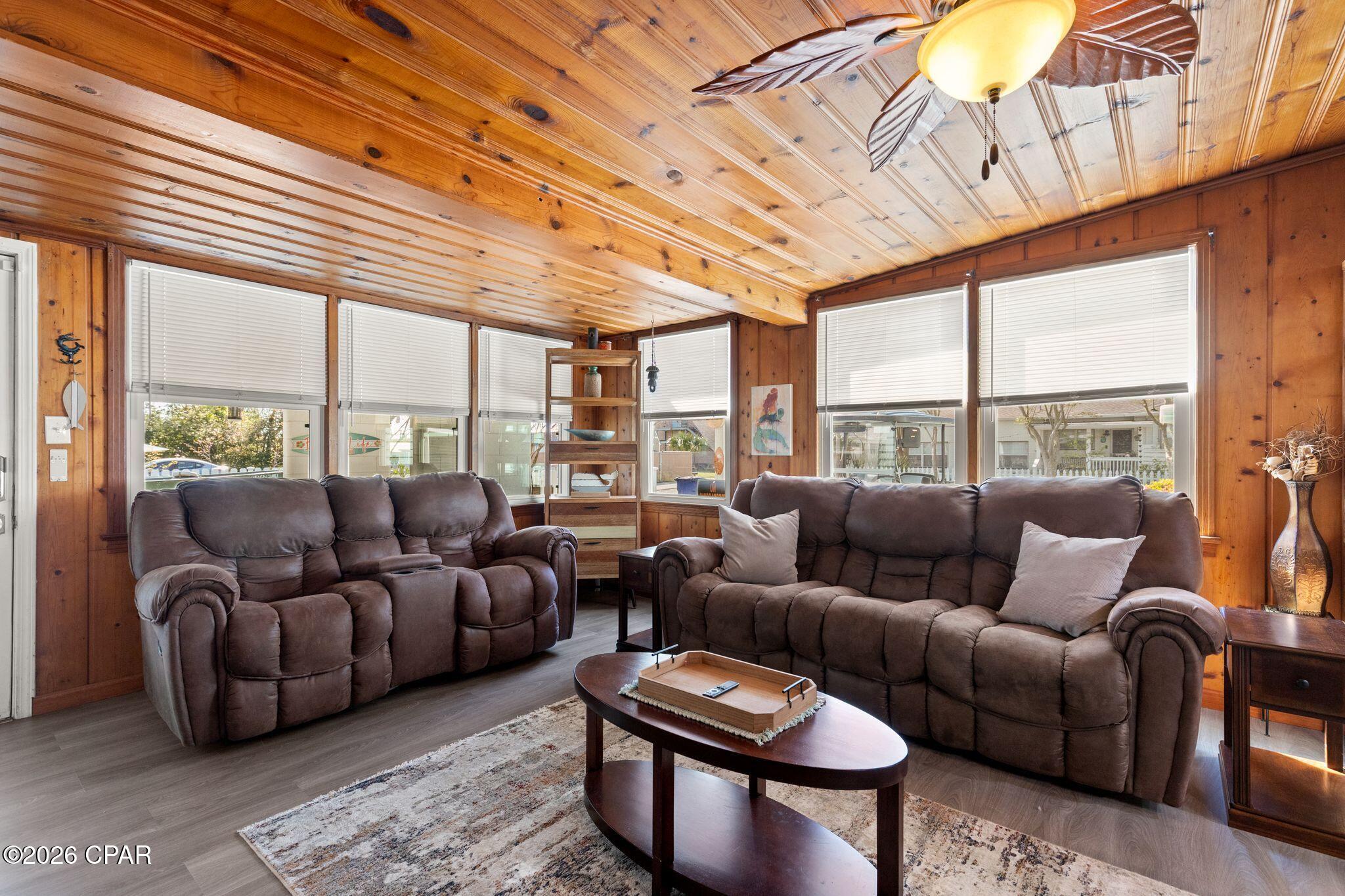 Image 13 For 200 Cove Boulevard