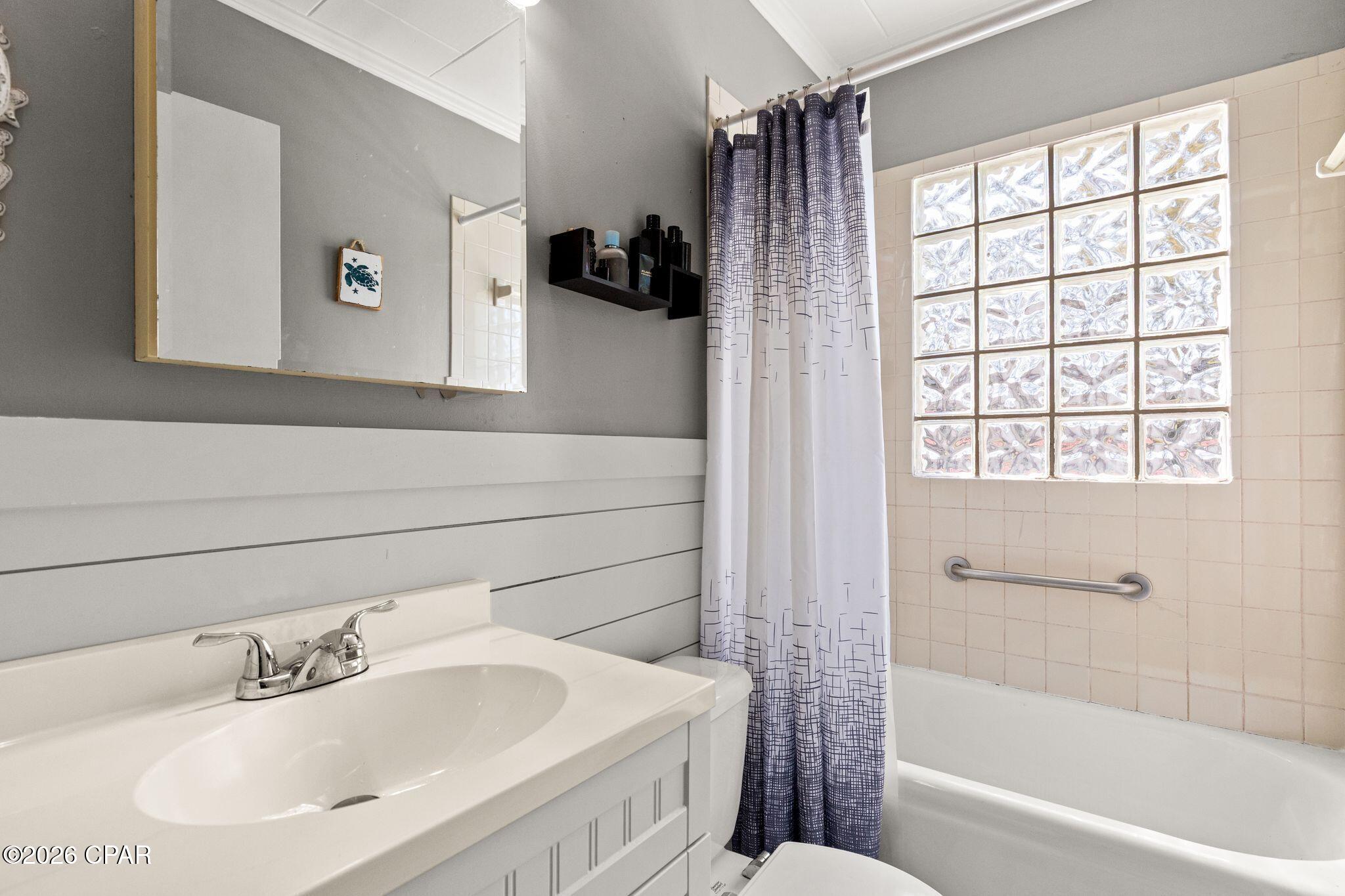 Image 19 For 200 Cove Boulevard