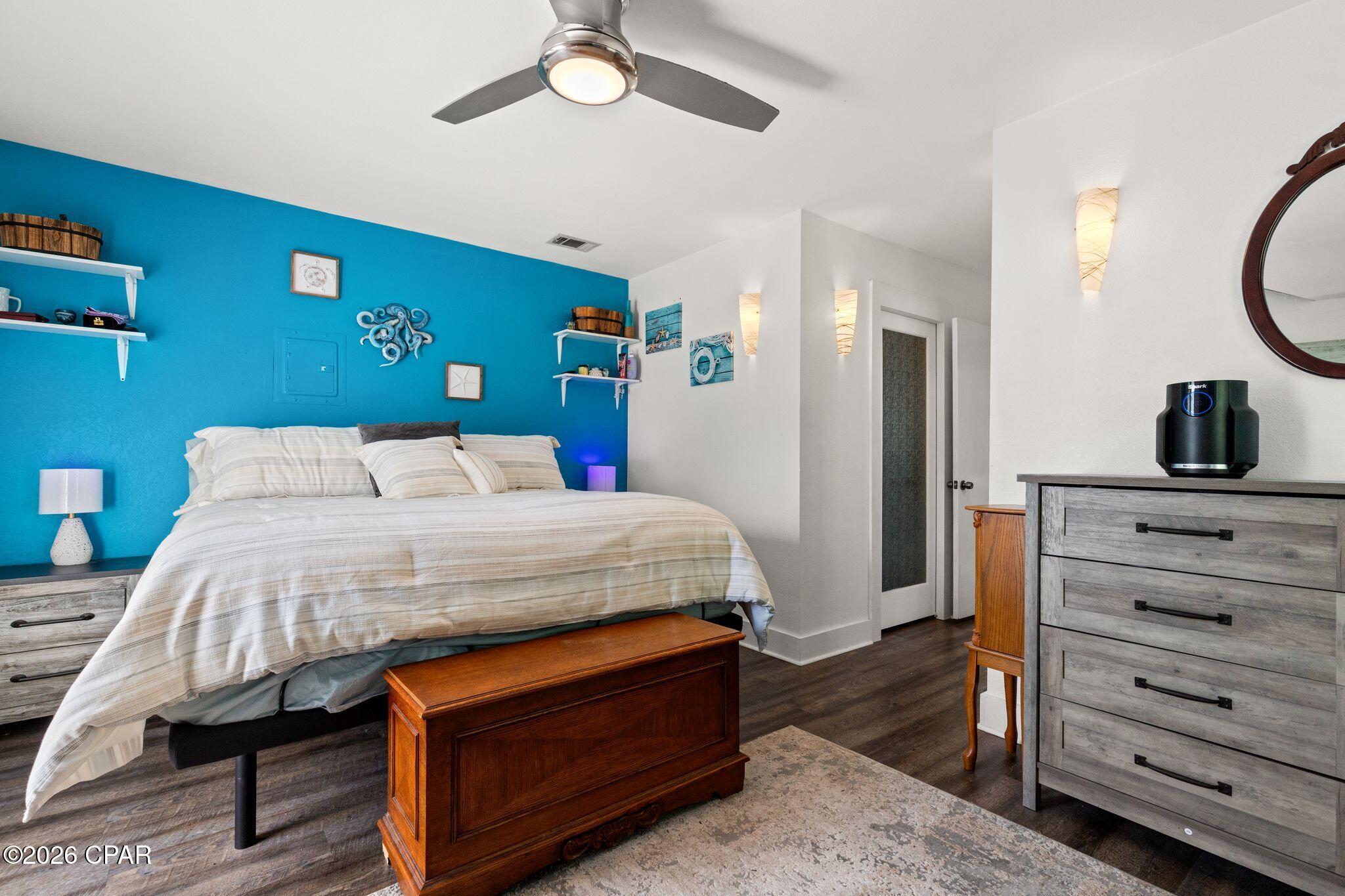 Image 28 For 200 Cove Boulevard