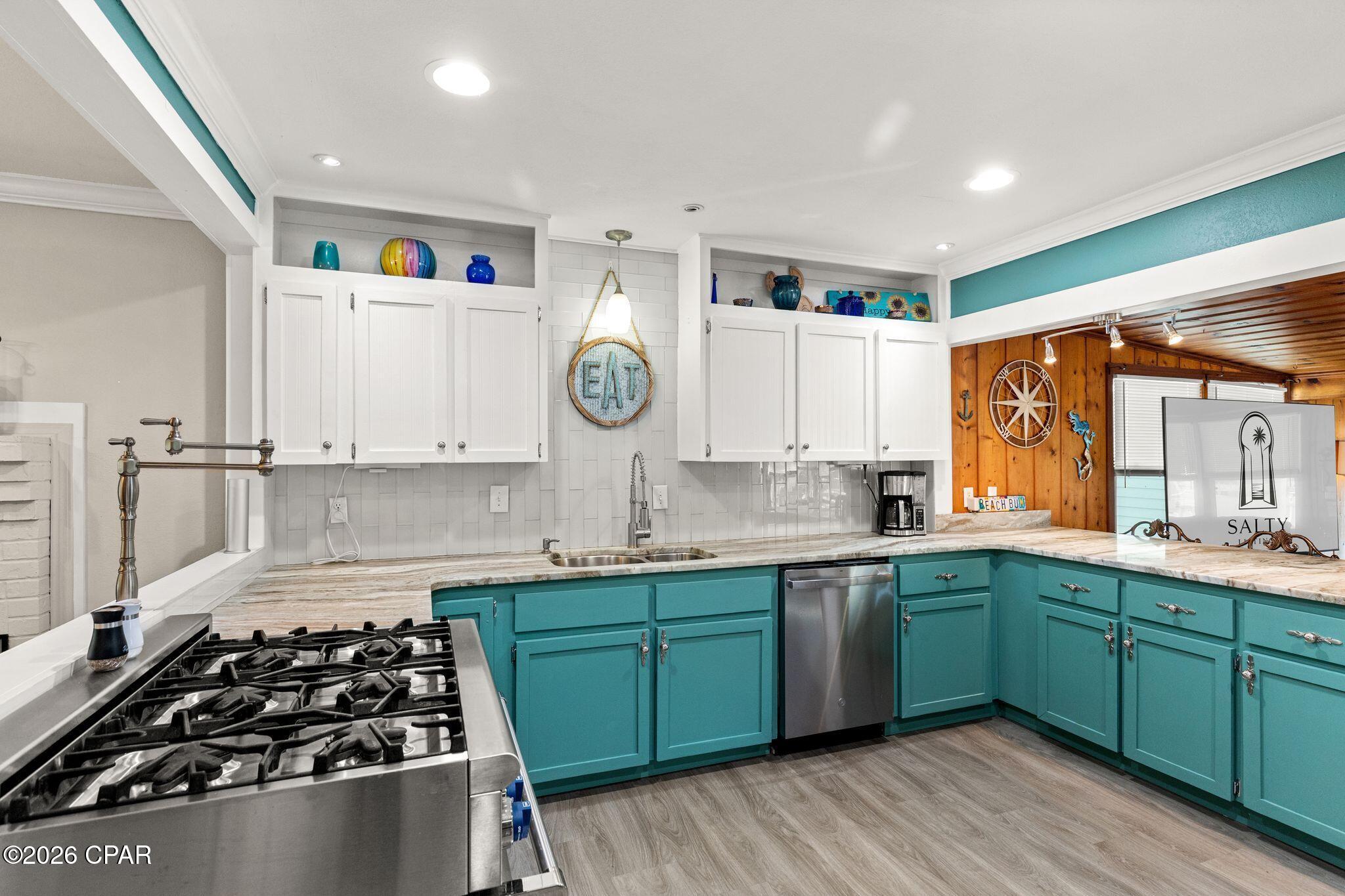 Image 9 For 200 Cove Boulevard