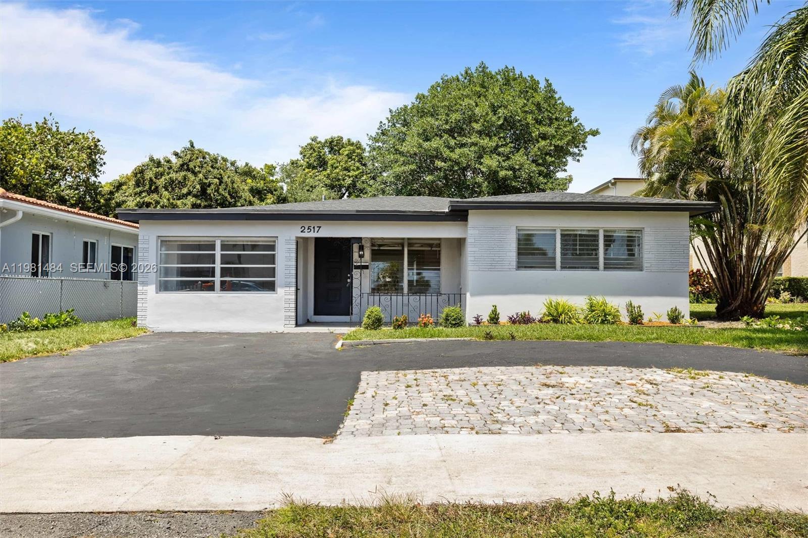 Hollywood Little Ranches