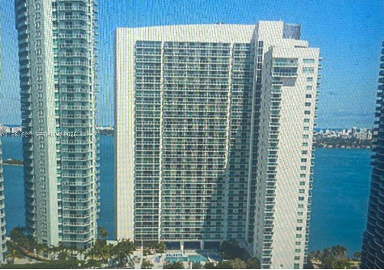 1800 Club Condo