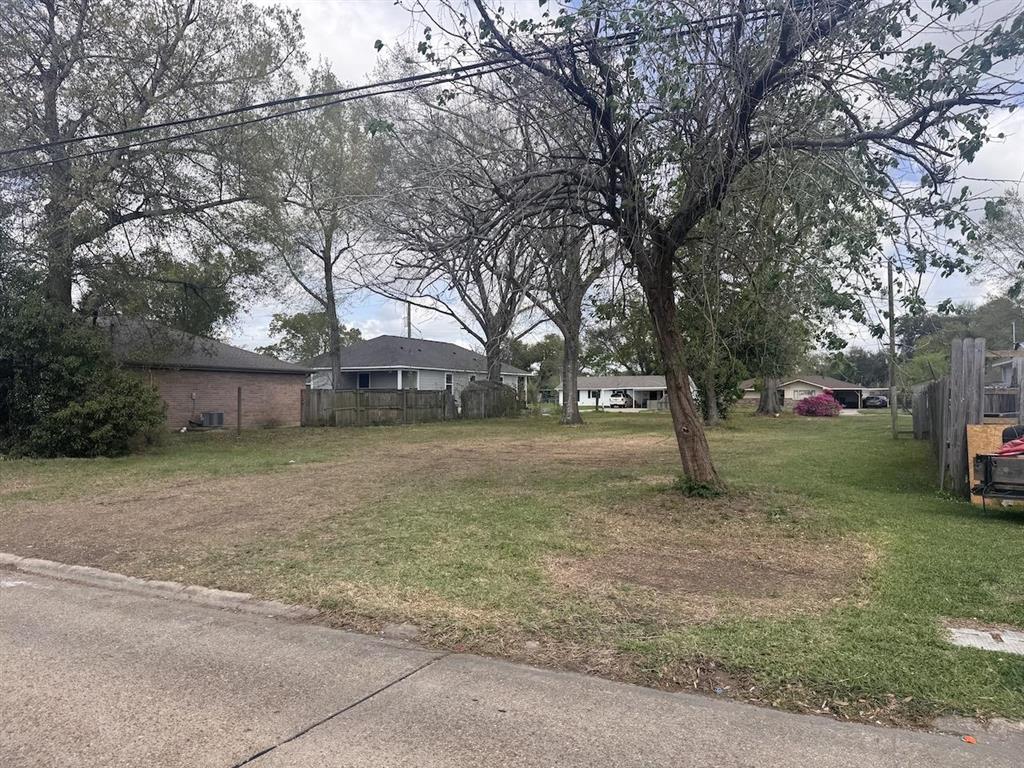 3906 Swanee Street — photo 2
