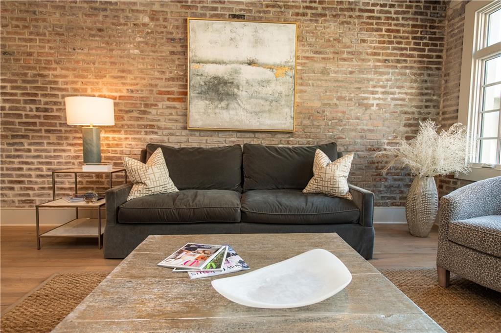Photo 3 of Condo for sale at 614 Baronne St #301, New Orleans, LA 70113 | MLS# 2547041 | Listing updated on 2026-09-03