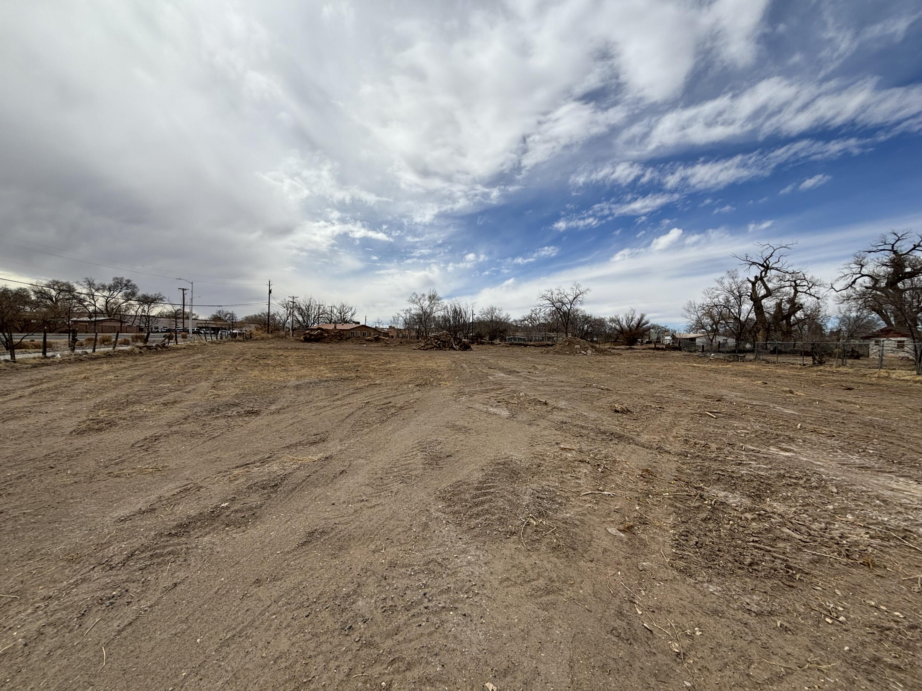 Photo 15 — 461 LOS LENTES Road SE