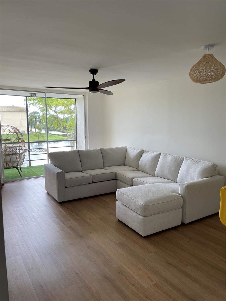 Sunrise Lakes 44 Condo