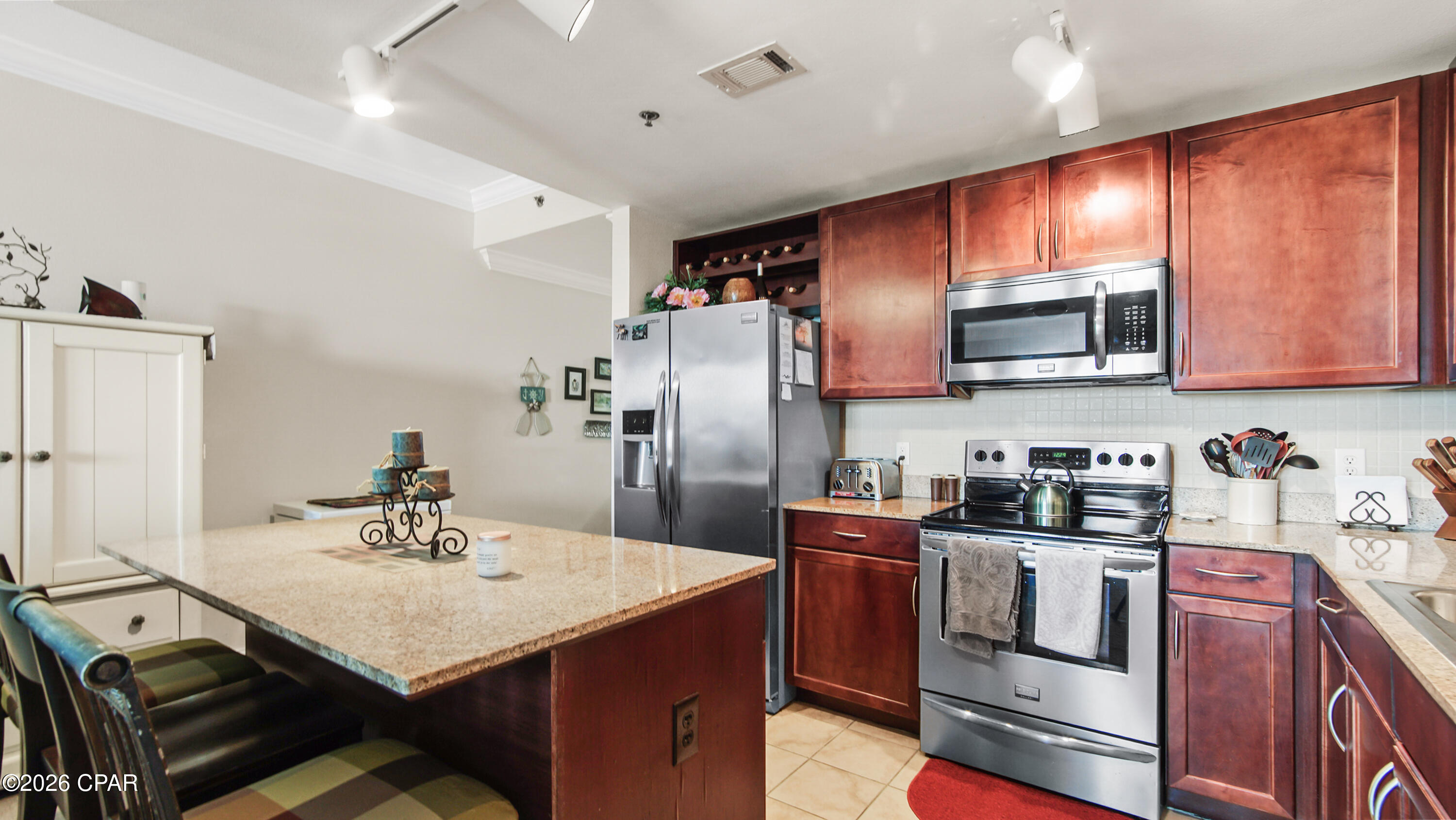 Image 17 For 9902 Thomas Drive 1830