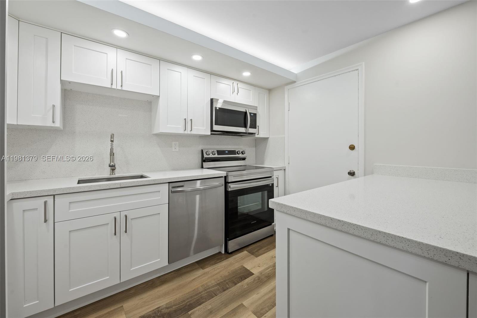 Property photo # 8
