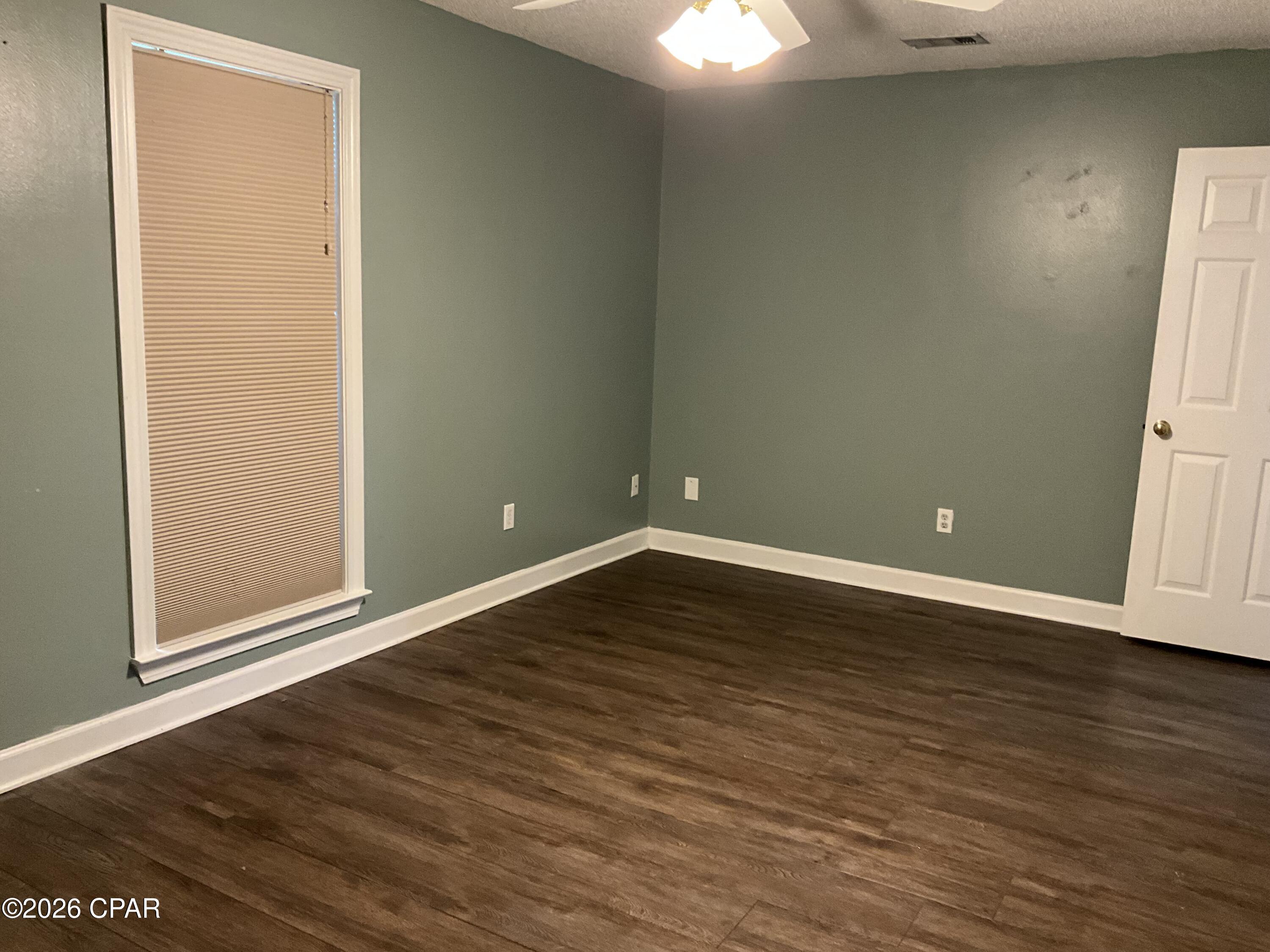 Image 20 For 22 Ten Lake Drive