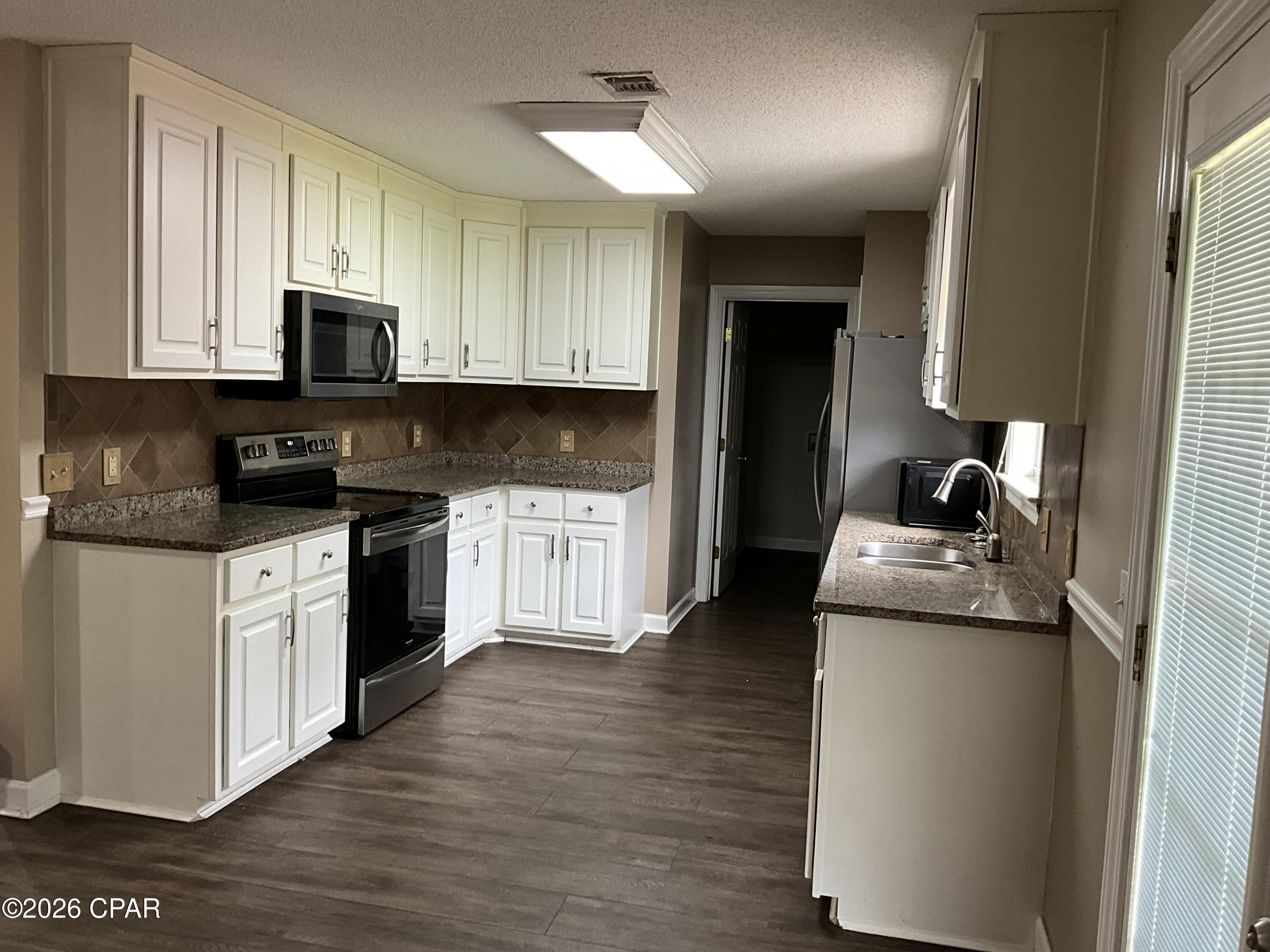 Image 9 For 22 Ten Lake Drive