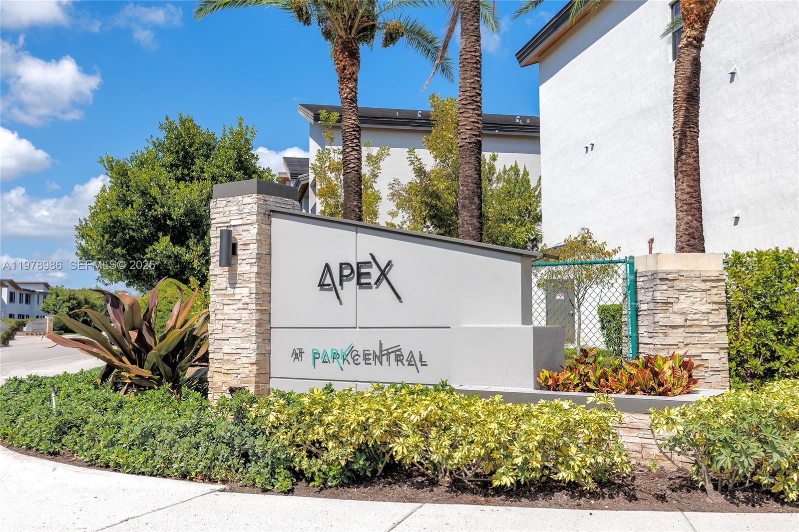 Apex At Park Central Cond