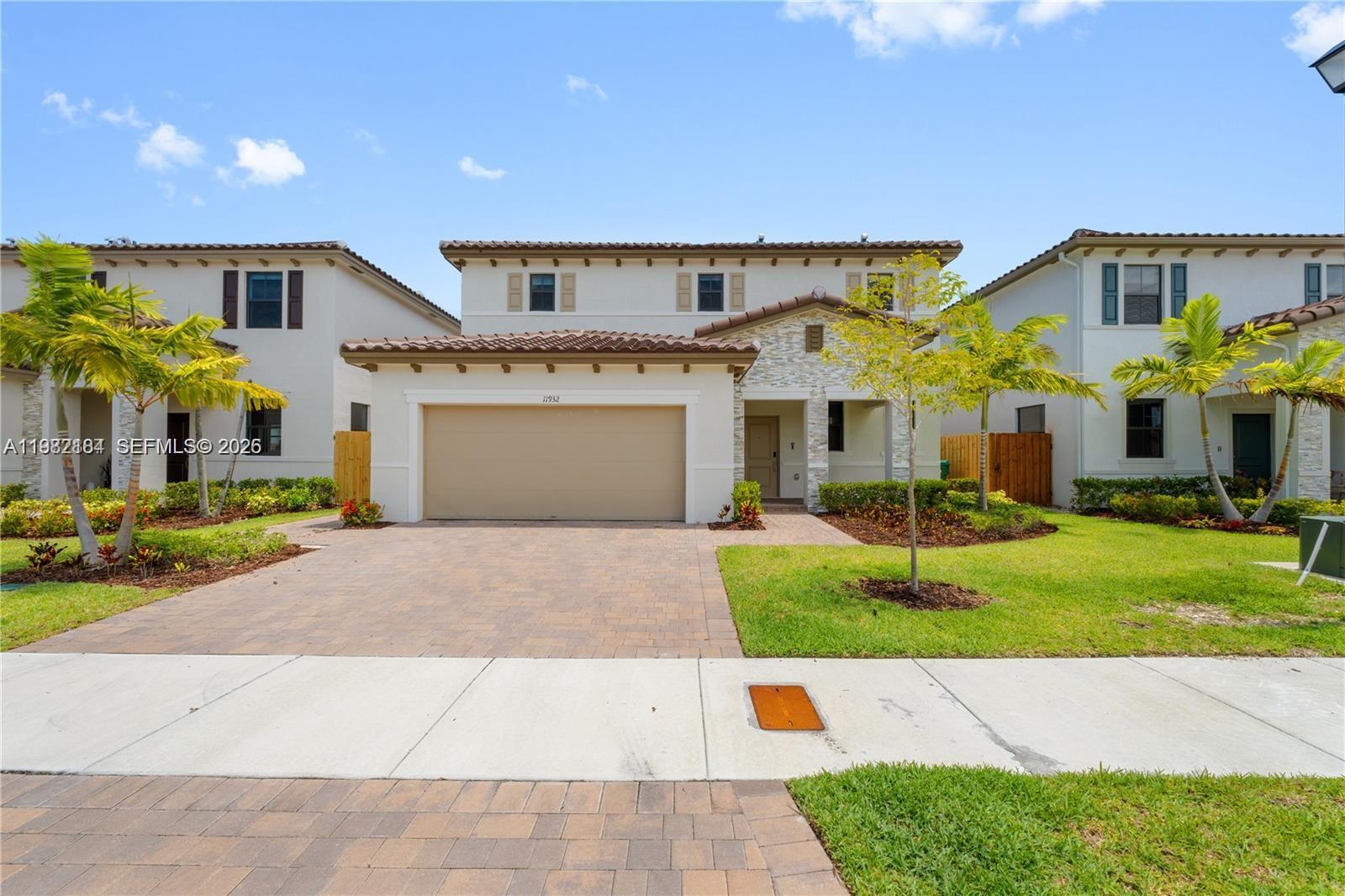 Estates At Silver Palm