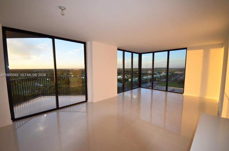 5252 Paseo Condo