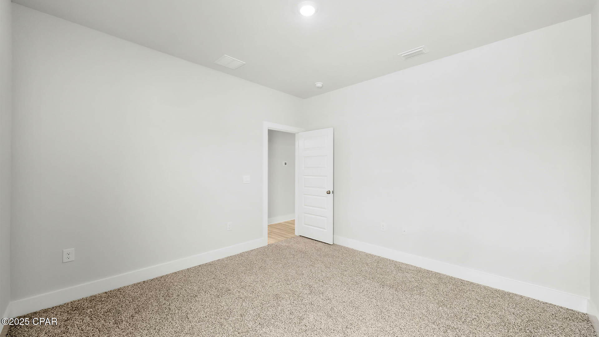 Image 21 For 590 Norris Drive