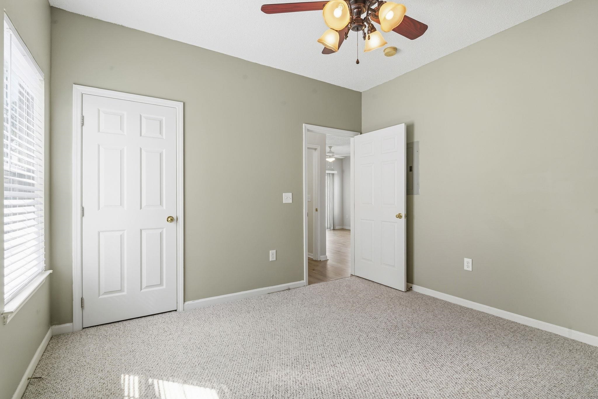 2606561 | Photo 23